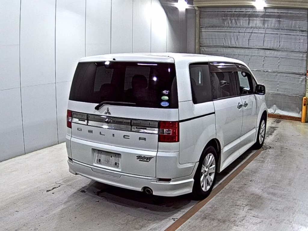 MITSUBISHI DELICA D:5