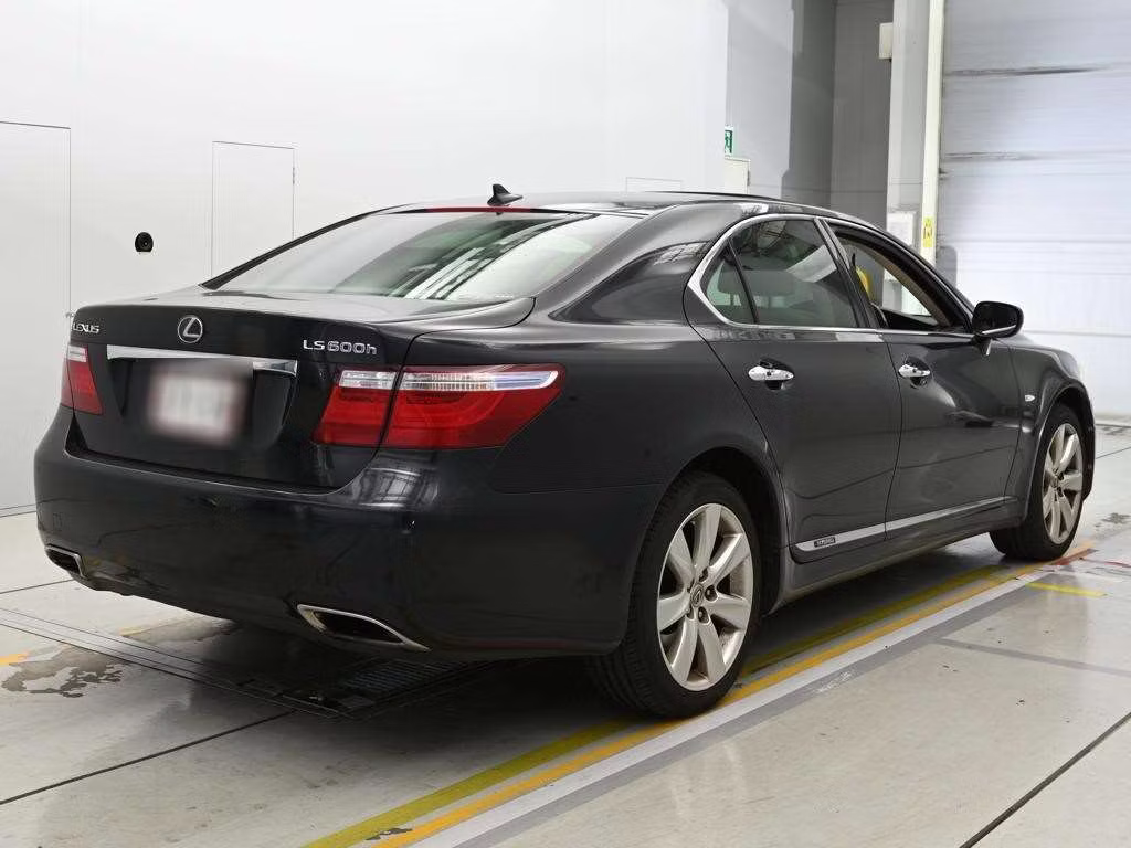 LEXUS LS600H