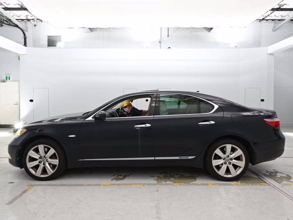 LEXUS LS600H