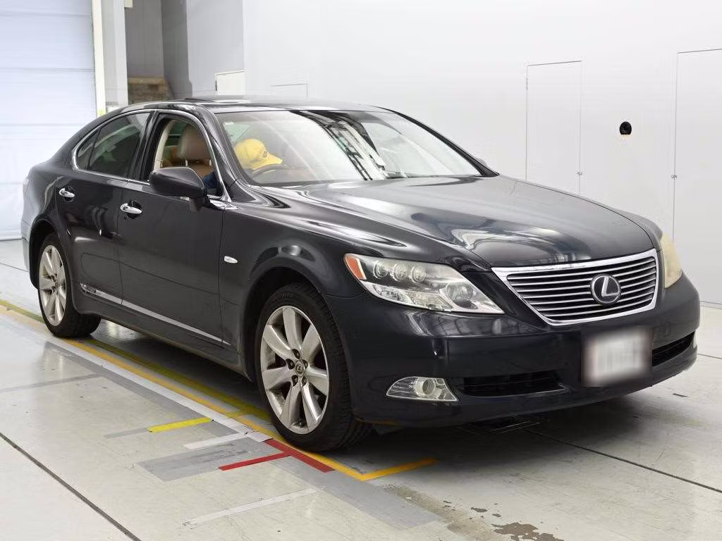 LEXUS LS600H
