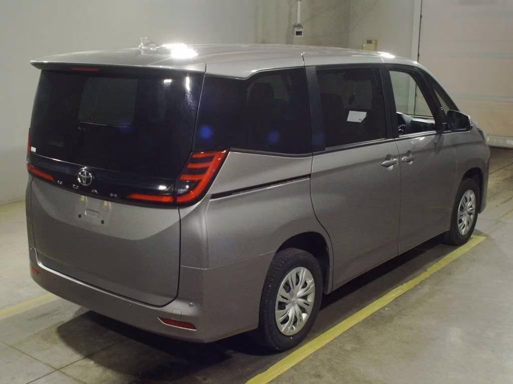 TOYOTA NOAH