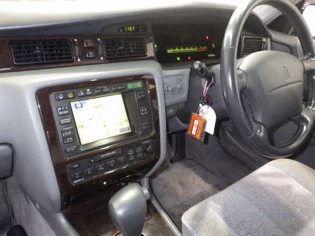 TOYOTA CROWN MAJESTA