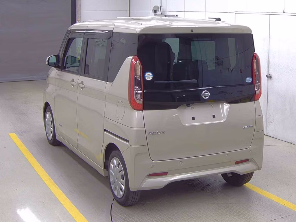 NISSAN ROOX