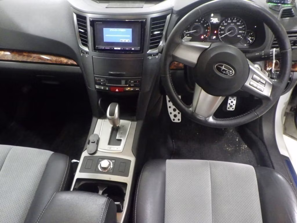 SUBARU LEGACY
