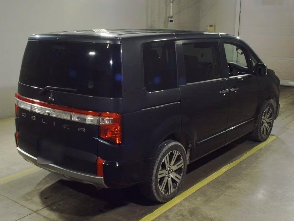 MITSUBISHI DELICA D:5