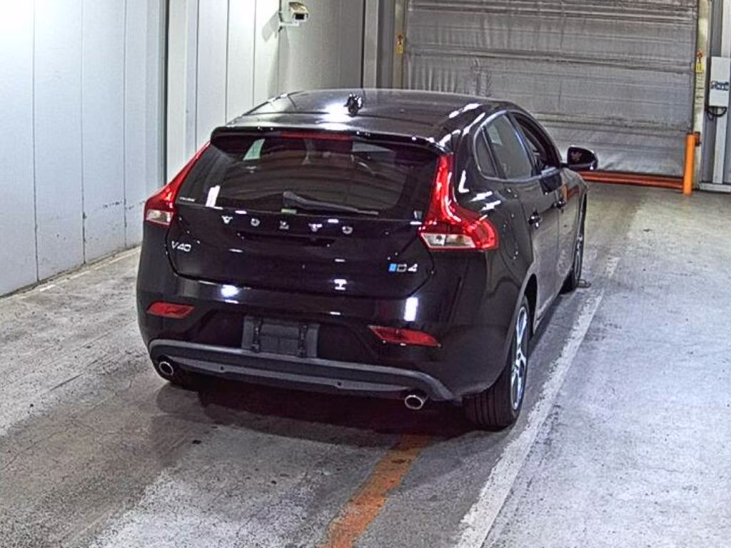 VOLVO V40