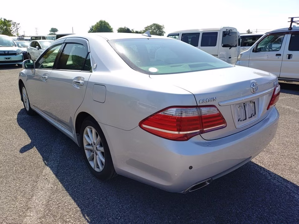 TOYOTA CROWN