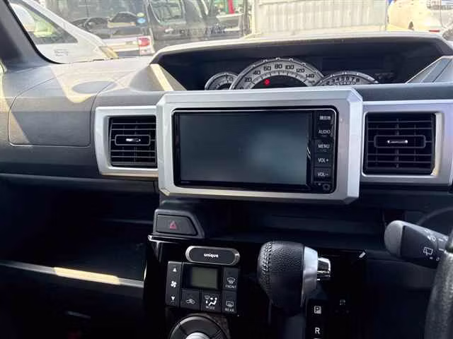 TOYOTA PIXIS MEGA
