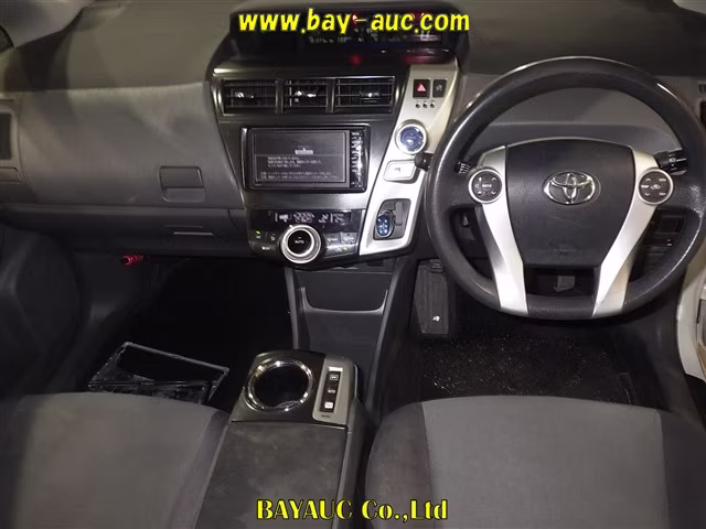 TOYOTA PRIUS ALPHA