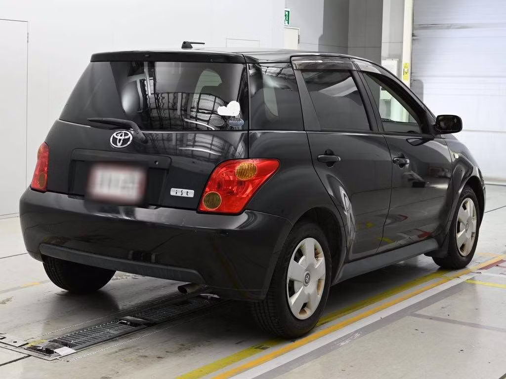 TOYOTA IST