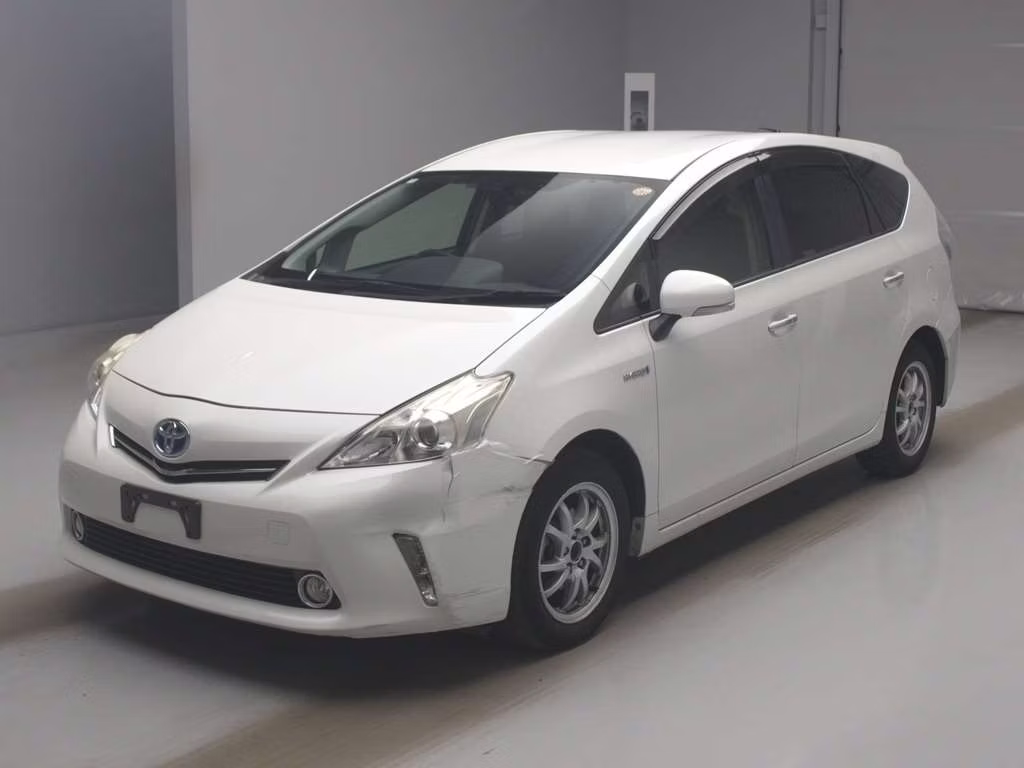 TOYOTA PRIUS ALPHA