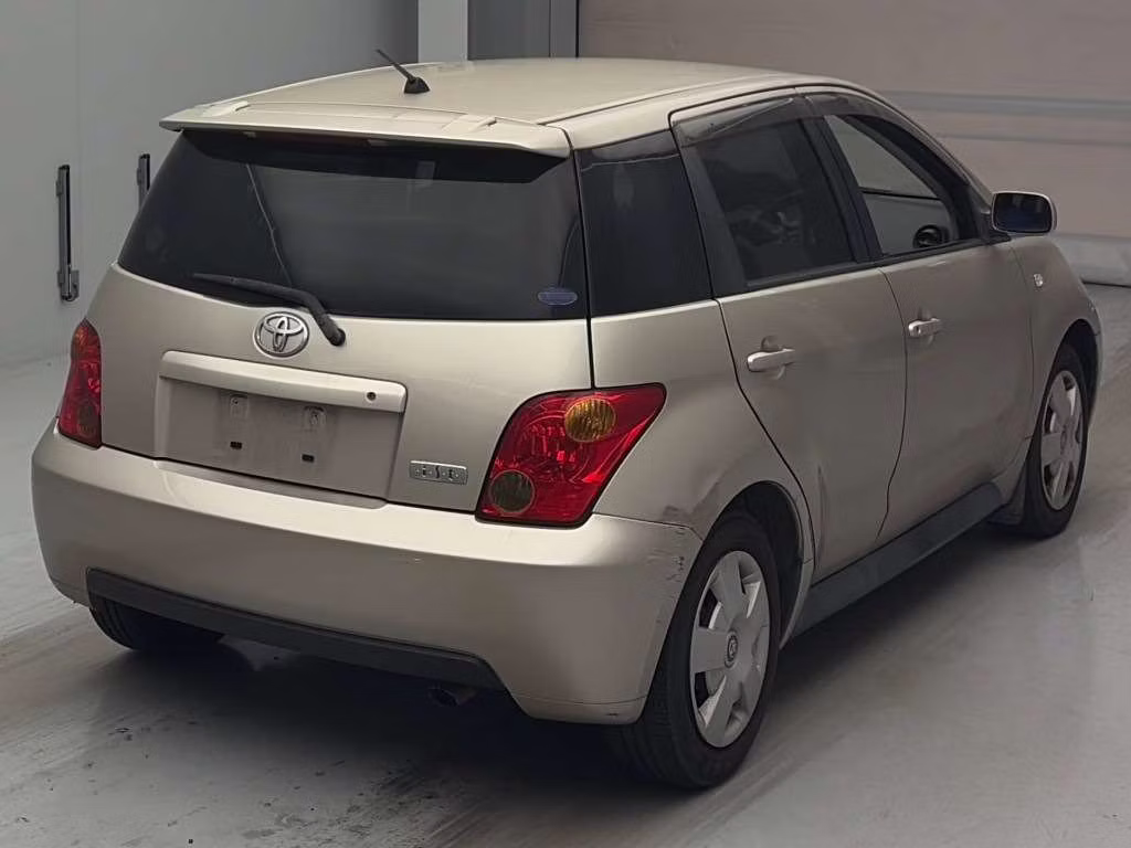 TOYOTA IST