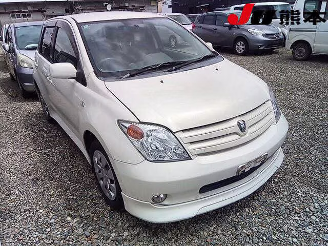 TOYOTA IST