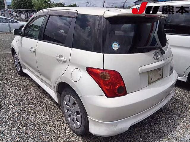 TOYOTA IST