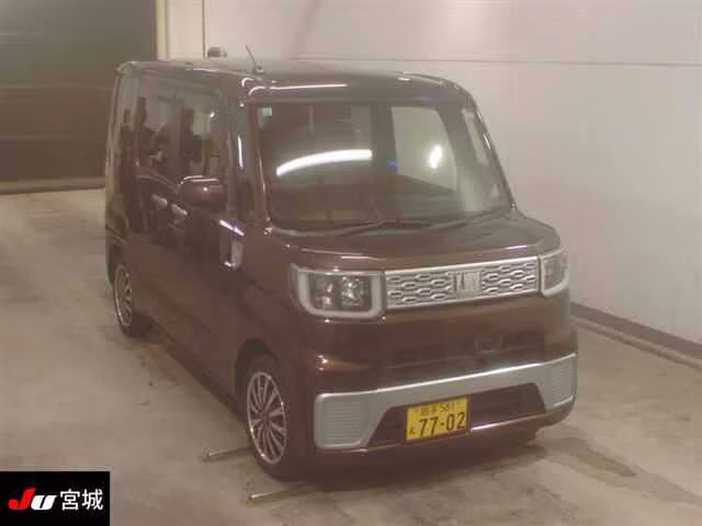 DAIHATSU WAKE