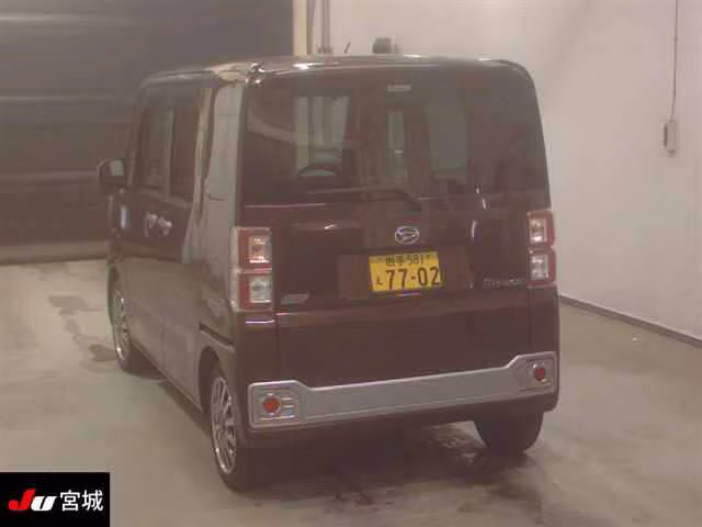 DAIHATSU WAKE
