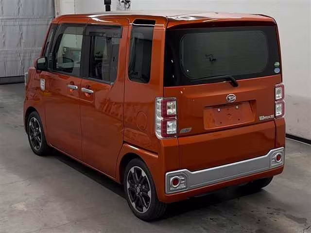 DAIHATSU WAKE