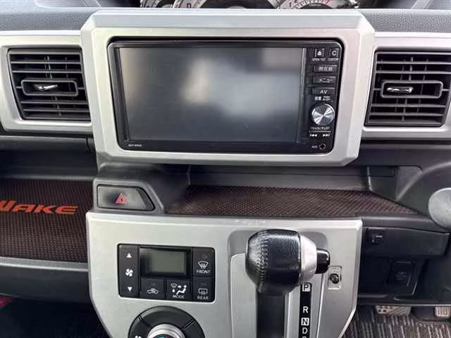 DAIHATSU WAKE