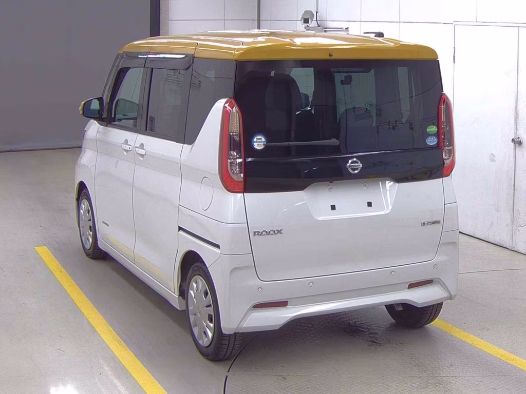NISSAN ROOX