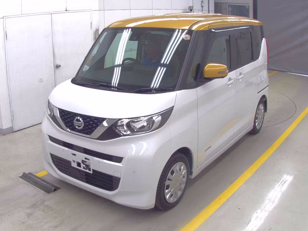 NISSAN ROOX