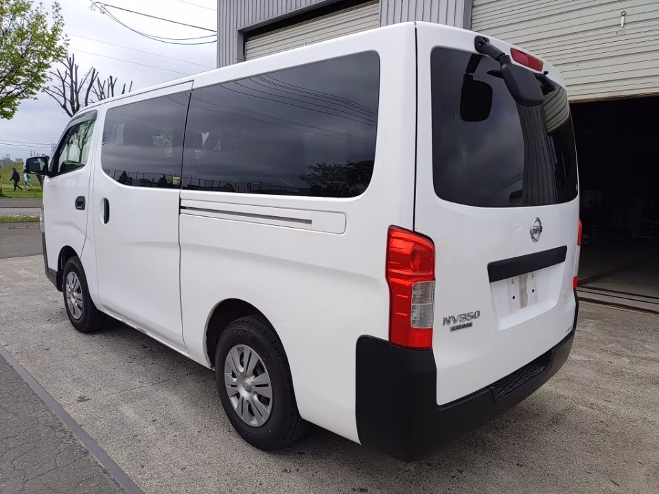 NISSAN NV350 CARAVAN