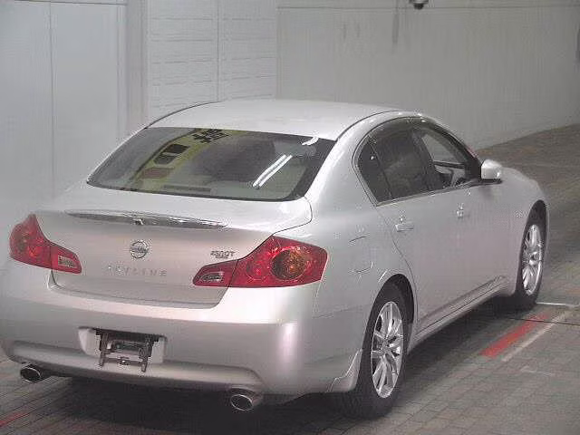 NISSAN SKYLINE
