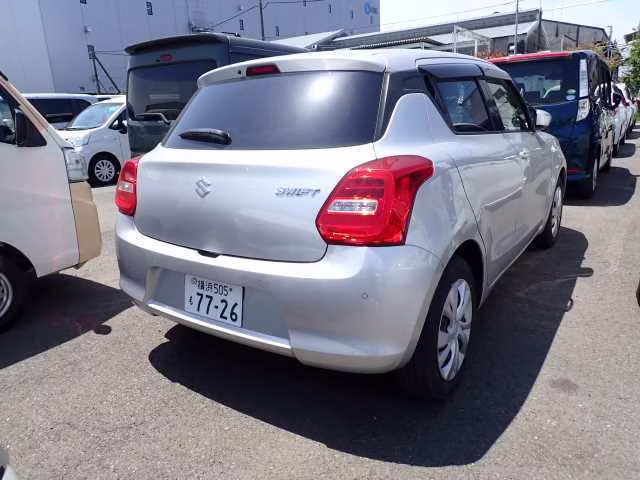 SUZUKI SWIFT