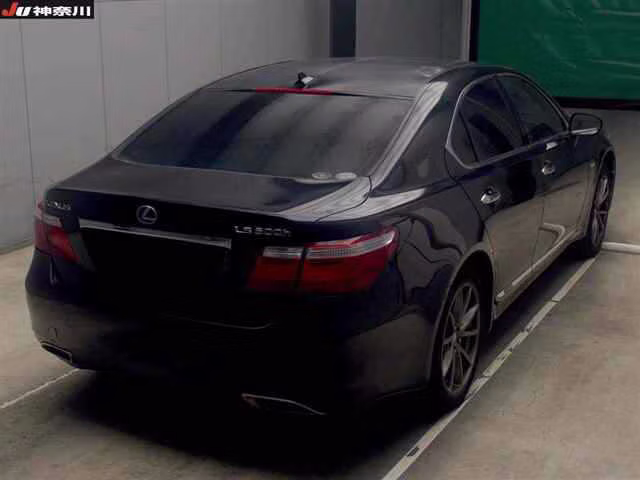 LEXUS LS600H
