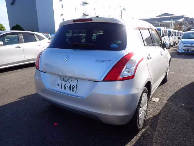 SUZUKI SWIFT
