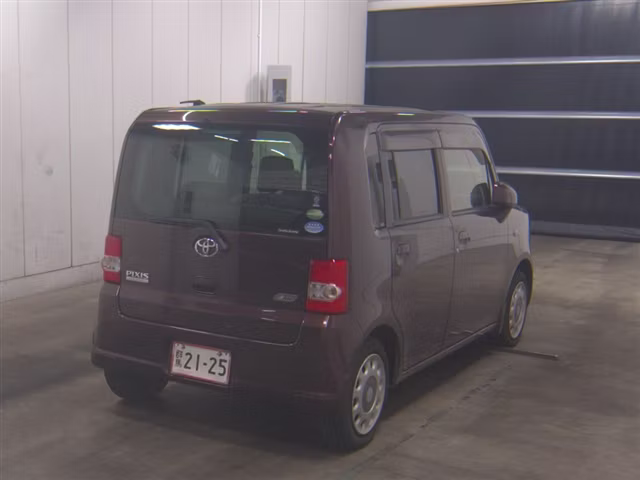 TOYOTA PIXIS SPACE