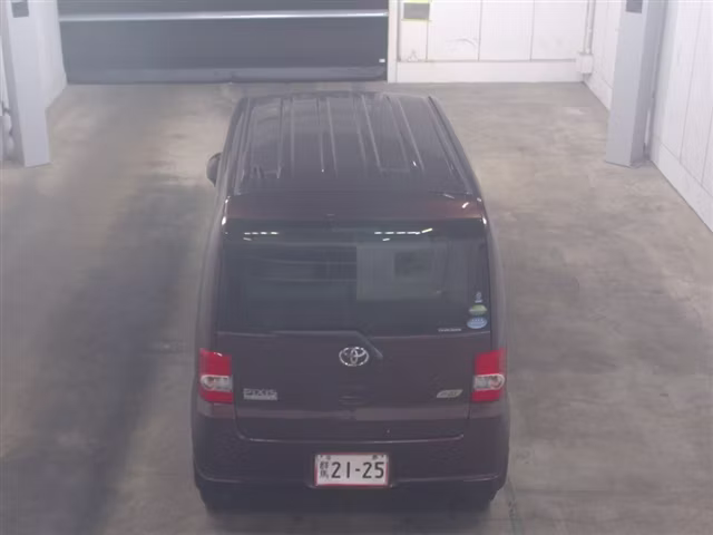 TOYOTA PIXIS SPACE