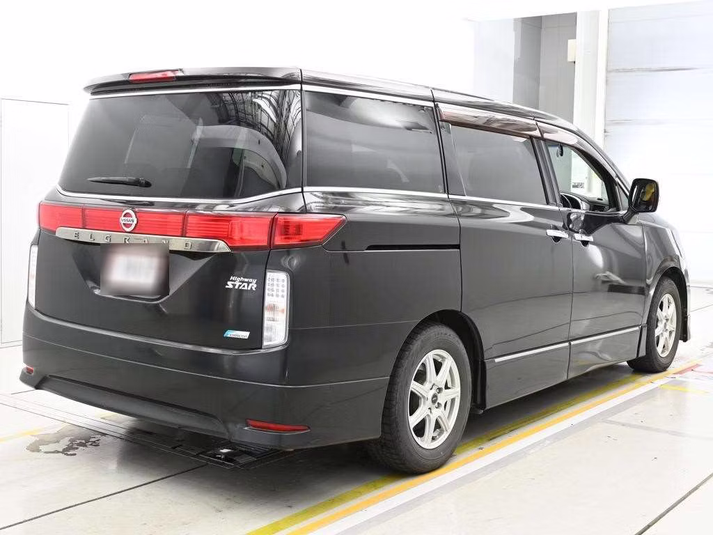 NISSAN ELGRAND