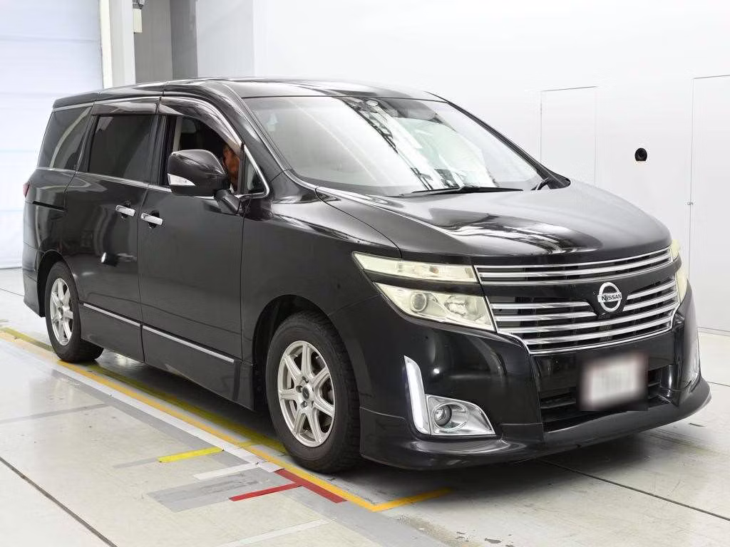 NISSAN ELGRAND