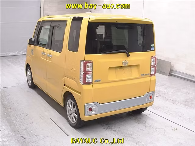 DAIHATSU WAKE