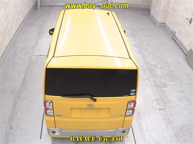 DAIHATSU WAKE