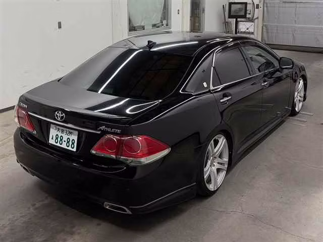 TOYOTA CROWN