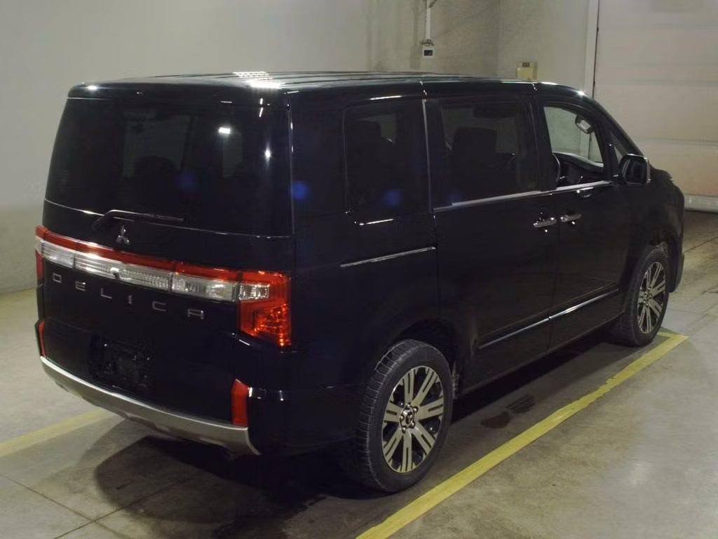 MITSUBISHI DELICA D:5