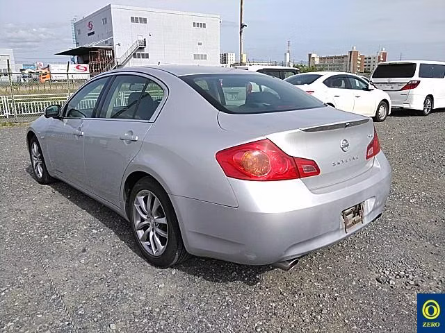 NISSAN SKYLINE