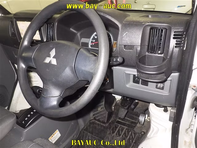 MITSUBISHI MINICAB
