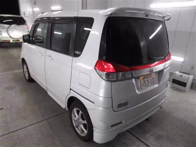 MITSUBISHI DELICA D:2
