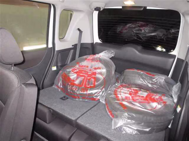 MITSUBISHI DELICA D:2
