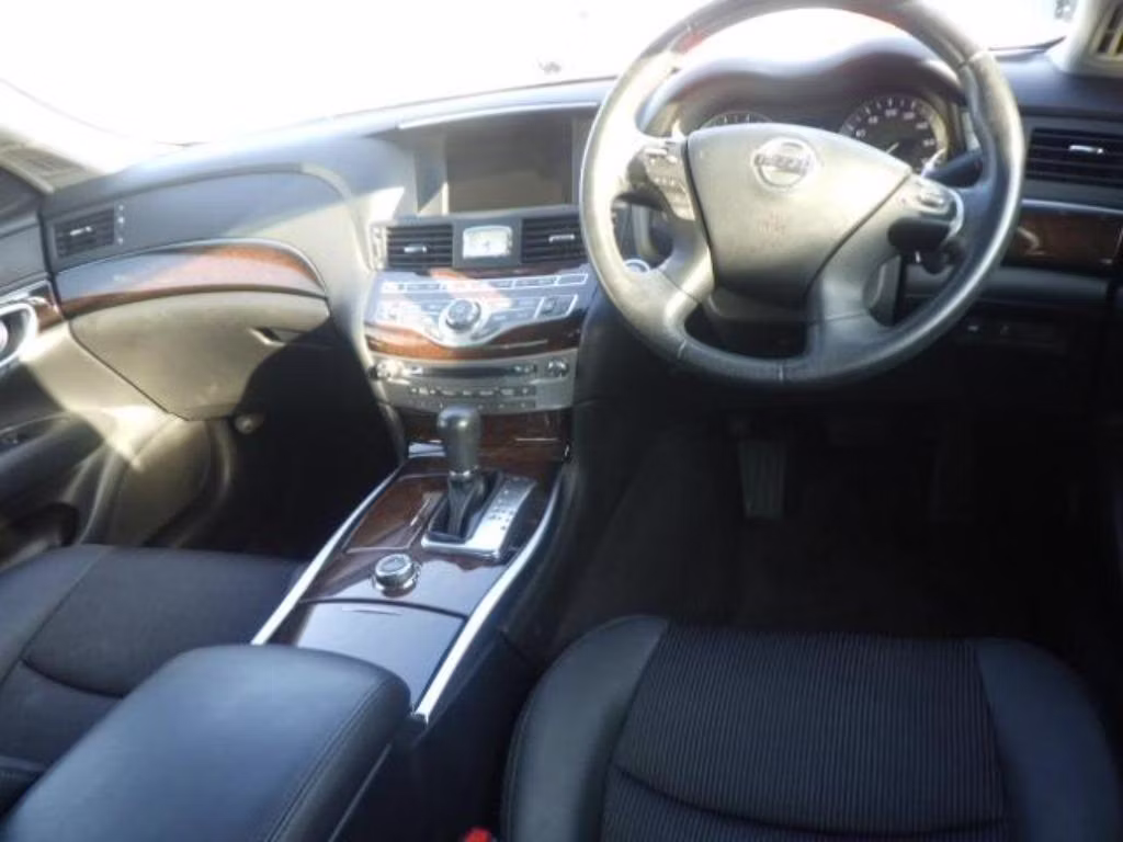 NISSAN FUGA