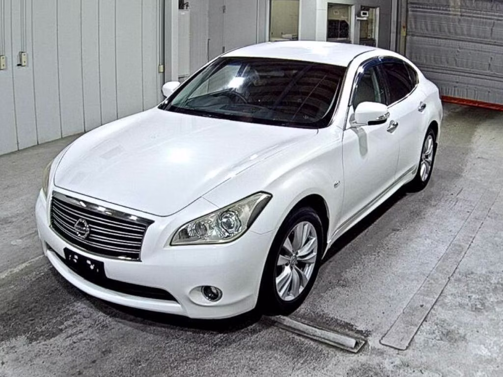 NISSAN FUGA