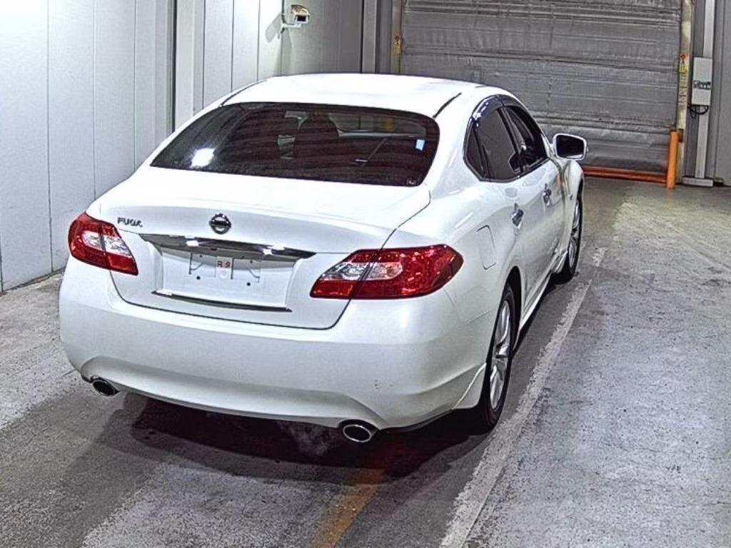 NISSAN FUGA