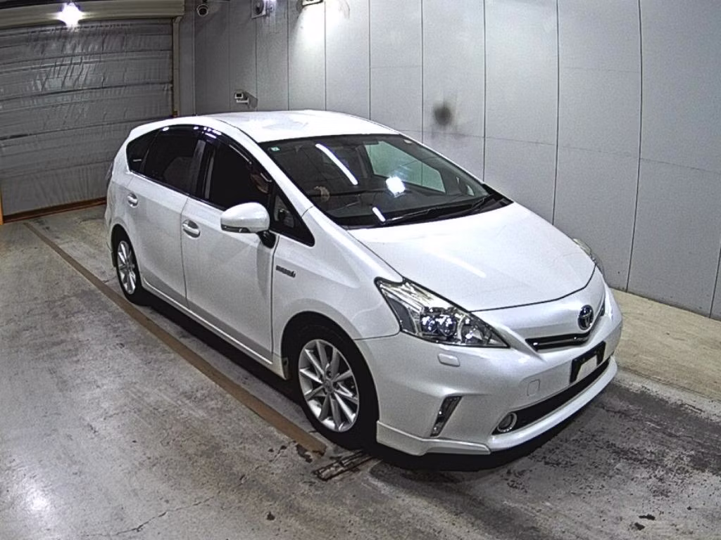 TOYOTA PRIUS ALPHA