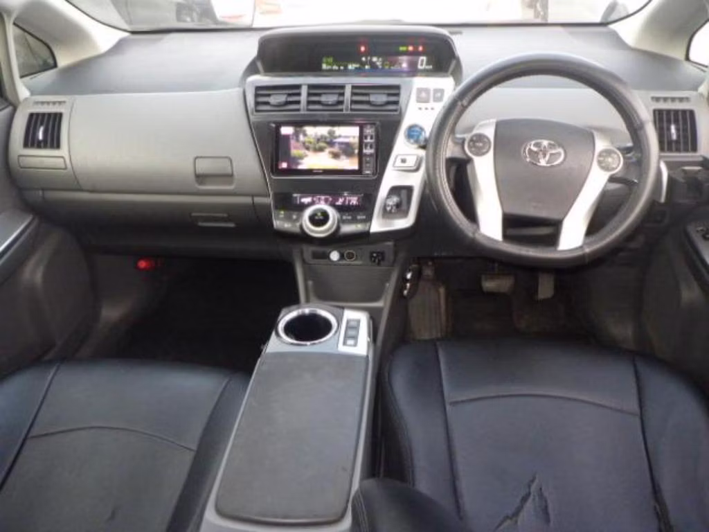 TOYOTA PRIUS ALPHA