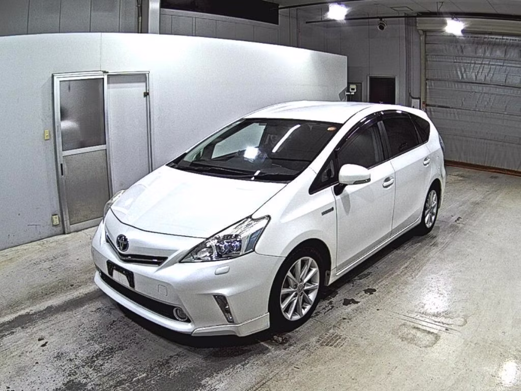 TOYOTA PRIUS ALPHA
