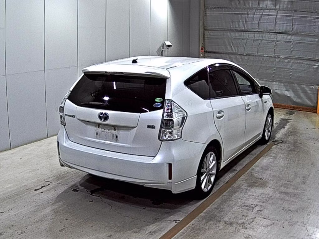 TOYOTA PRIUS ALPHA