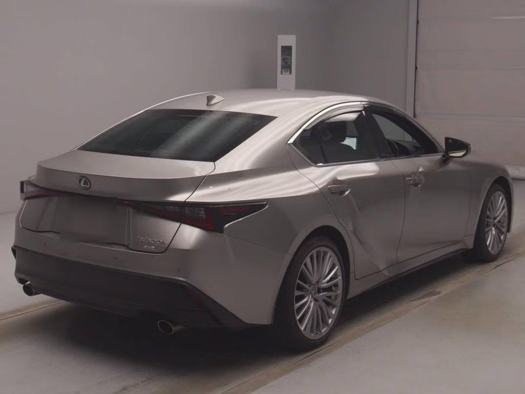 LEXUS IS300H