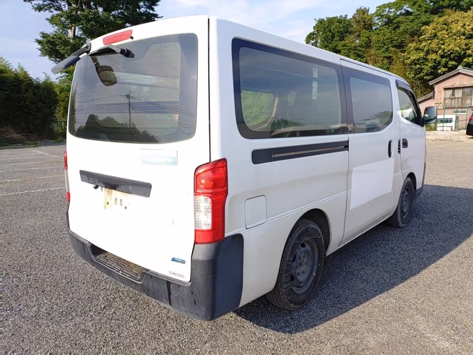 NISSAN NV350 CARAVAN